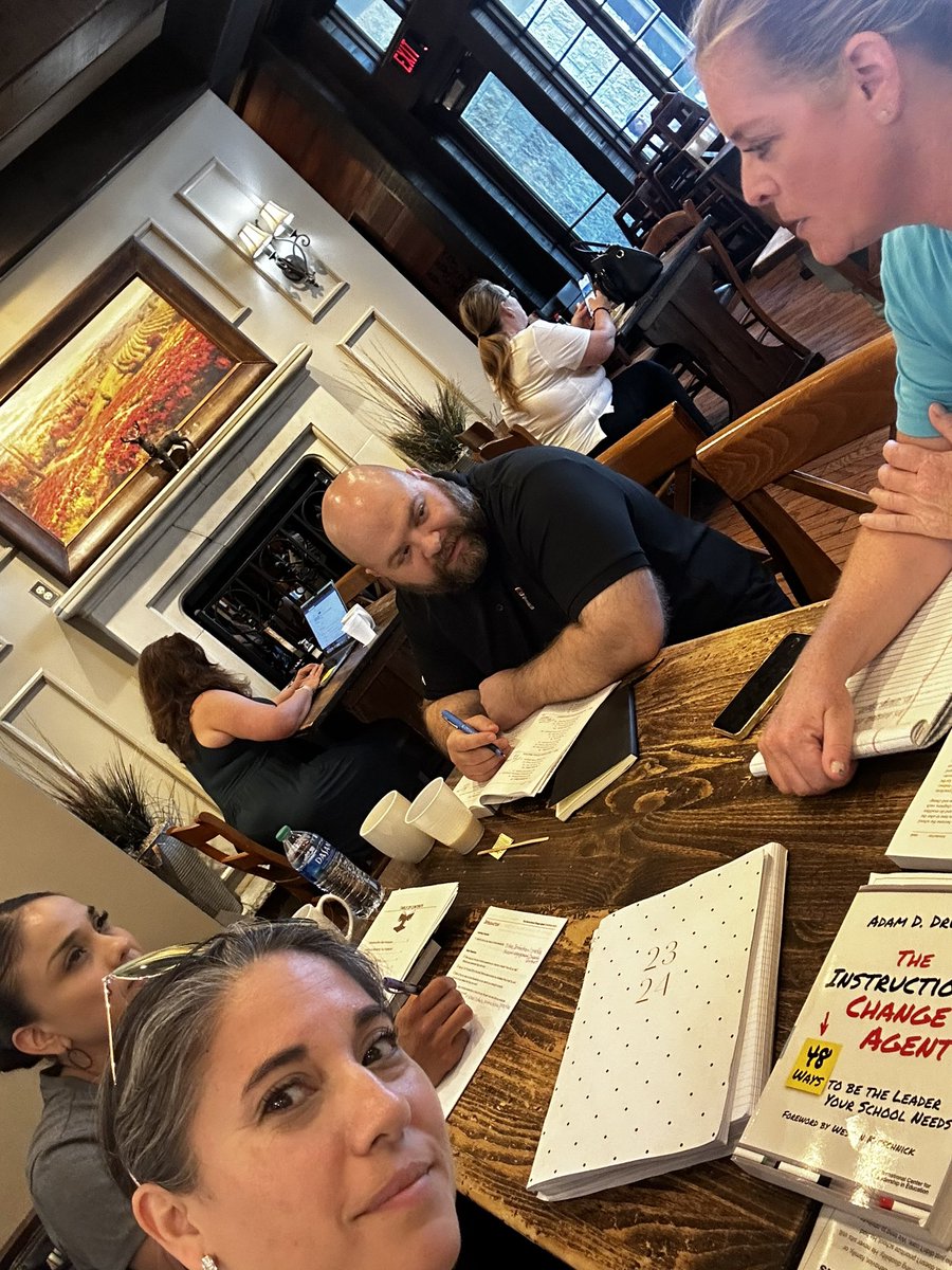 NuriRobles1's tweet photo. We’re MS Principals who want to keep learning- diving into The Instructional Change Agent by Drummond. Thank you Maribel for getting us started! #MSChangeAgents #ItStartsWithUs #LeadtheLearning @rmsjaguars1 @NDeSantisEPISD @maribelruiz2015 https://t.co/JJeWv65JMi