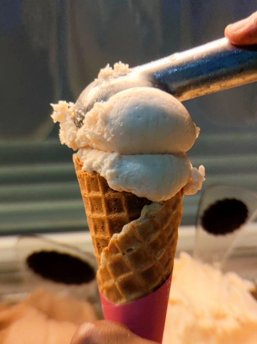 Hoy tenemos disponible este sabor de temporada: sorbete de mamón. Aprovecha que dura muy poco.