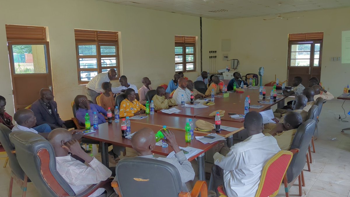 ACF_SouthSudan's tweet photo. 📣 Exciting news! @ACF_SouthSudan launched the AICS project, strengthening resilience in crisis-affected areas of Northern Bahr El Ghazal. Through cash assistance, Cash for Work &amp; disaster risk reduction with gender mainstream, we're making a positive impact. Together, we can. https://t.co/He7X0PtIqP