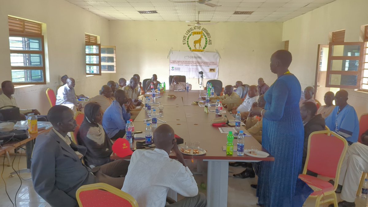 ACF_SouthSudan's tweet photo. 📣 Exciting news! @ACF_SouthSudan launched the AICS project, strengthening resilience in crisis-affected areas of Northern Bahr El Ghazal. Through cash assistance, Cash for Work &amp; disaster risk reduction with gender mainstream, we're making a positive impact. Together, we can. https://t.co/He7X0PtIqP
