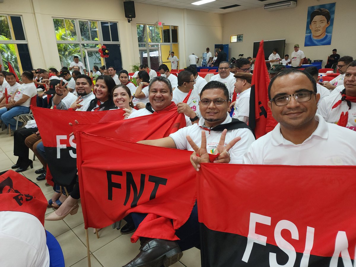 siproesunanleon's tweet photo. SIPROES Unan León participa en el acto de la FEPDES en el que celebramos el 44/19 del Triunfo de la Revolución Sandinista bajo el lema Los Docentes Universitarios de Nicaragua haciendo y defendiendo la Revolución
#LeonRevolucion #UnidosEnVictorias #4419SiempreVictoriosos https://t.co/54UJwLrcwv