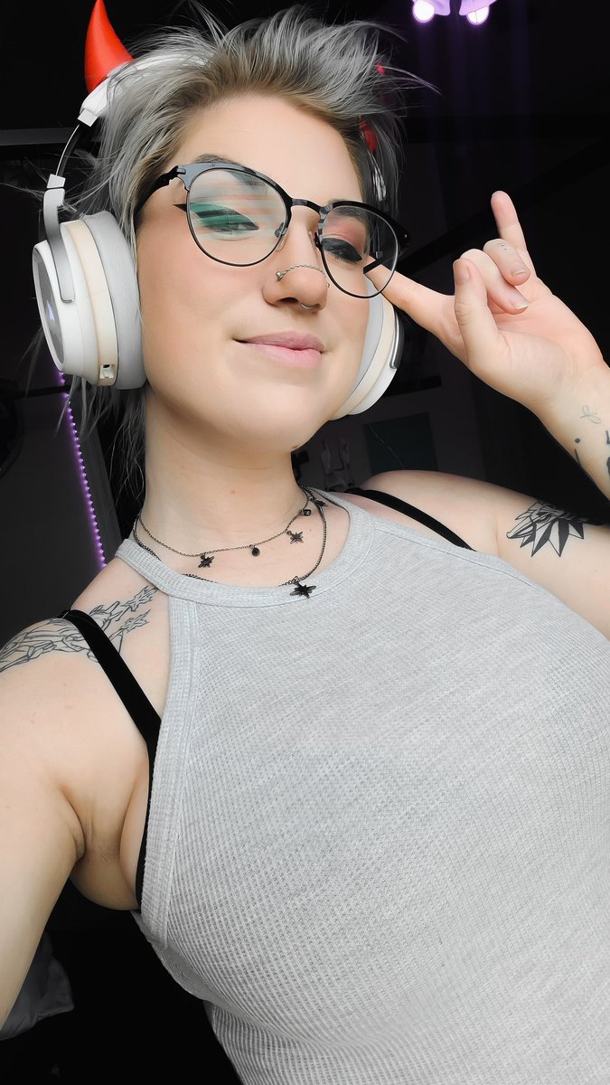 IceRocker 🖤 on Twitter: "Stream Time 😈"