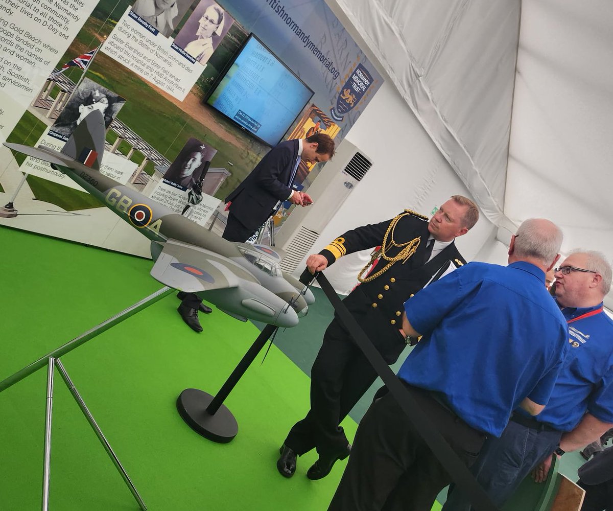 MartinJConnell's tweet photo. Amidst the numerous industry meetings today at #RIAT I took the opportunity to speak with the @PeoplesMosquito team aiming to build the first de Havilland Mosquito in over 70 years using over 22,000 original design documents. Why not give them a follow. #woodenwonder https://t.co/1GknHQCTXz
