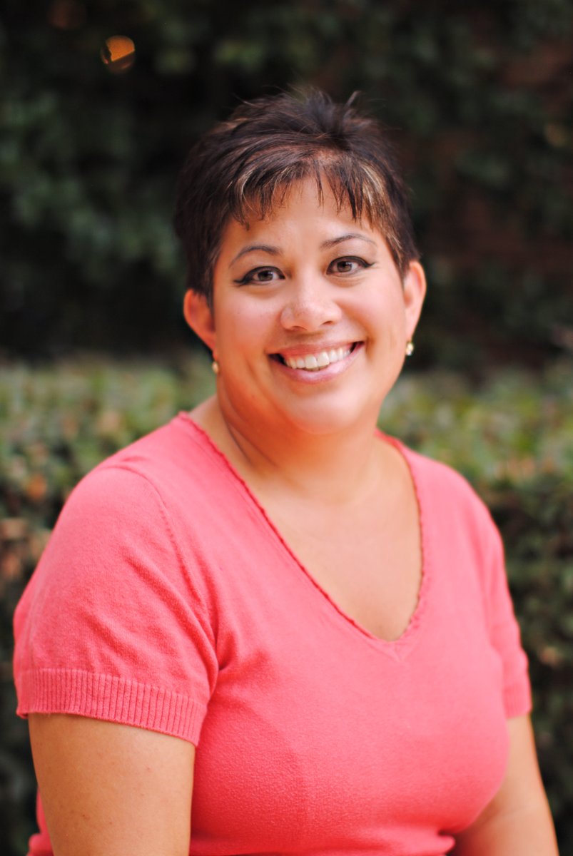 uncaalumni's tweet photo. It’s Class Note Highlight Friday! Renee Rallos ‘93 was recently promoted to Executive Operations Manager at WFAE, the public radio station in Charlotte. Congratulations Renee! https://t.co/GFnz9WFDH8