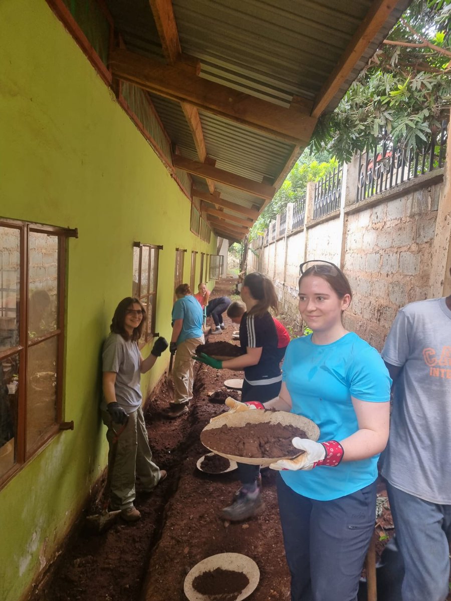 camptanzania's tweet photo. Great day today doing school project work #teammeru #CampsEffect @CampsInt @campkenya https://t.co/X2oQP4KVin