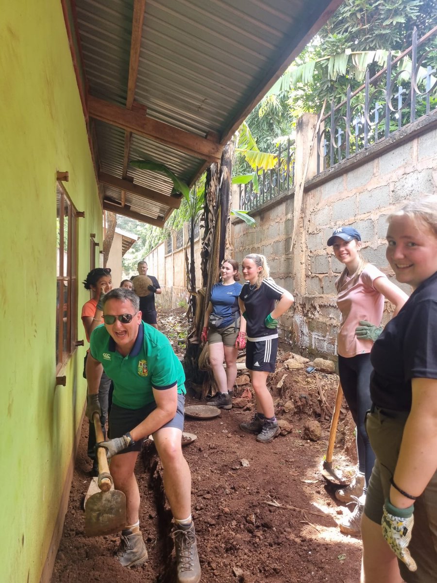 camptanzania's tweet photo. Great day today doing school project work #teammeru #CampsEffect @CampsInt @campkenya https://t.co/X2oQP4KVin