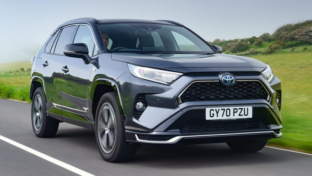 AutoExpress's tweet photo. The best large SUVs on sale right now:

10. Volvo XC90
9. Audi Q7
8. Peugeot 5008

See the rest: https://t.co/2fNNlH0yMI https://t.co/WqOoGU9T7U