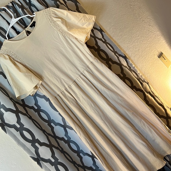 tklee82's tweet photo. So good I had to share! Check out all the items I'm loving on @Poshmarkapp #poshmark #fashion #style #shopmycloset #huntclub #whowhatwear: https://t.co/FX0H1H8ePy https://t.co/x1hrb7KjaO