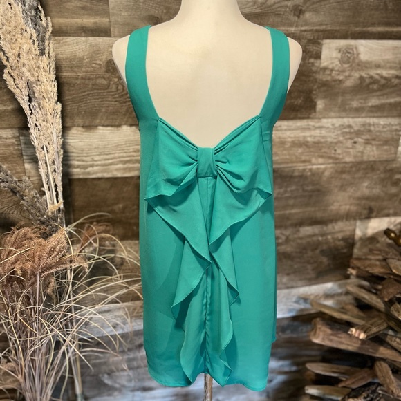 slpbr1207's tweet photo. So good I had to share! Check out all the items I'm loving on @Poshmarkapp #poshmark #fashion #style #shopmycloset #everly: https://t.co/53qGyh2052 https://t.co/ZHXfQYeZ3L