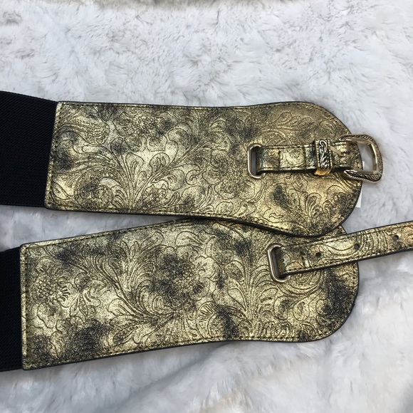 beeslou13's tweet photo. So good I had to share! Check out all the items I'm loving on @Poshmarkapp from @janetfcknleigh #poshmark #fashion #style #shopmycloset #none #doe #hottopic: https://t.co/YM0W0ACvxQ https://t.co/bBXbY2FXp8