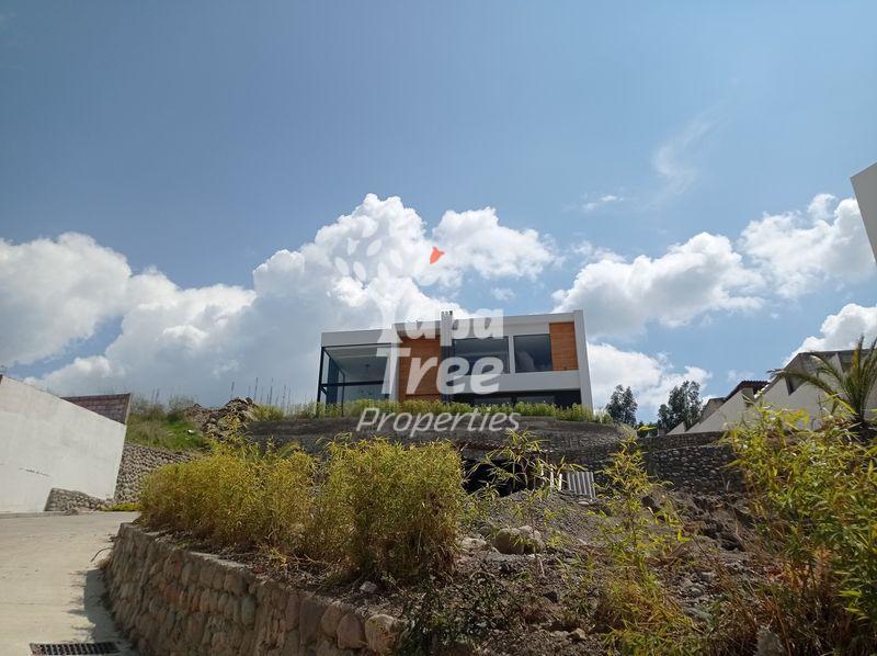 YapaTreeRE's tweet photo. Stunning 4BDR Modern House in Turi with Panoramic Views of the City

Sector: Turi, Cuenca 

 500K

More images &amp; info on our site.  https://t.co/E5hIx4v3IP #inversionesinmobiliarias #BienesRaíces #CasasEnVenta #CuencaRealEstate #Ecuador #CasasCuenca https://t.co/IYduYrYbSL