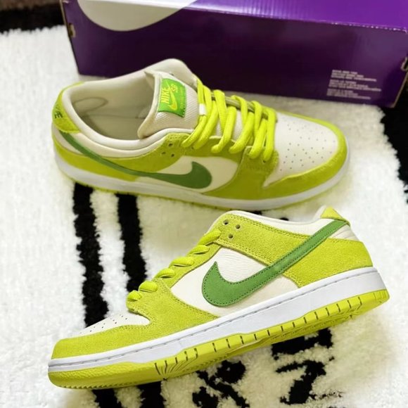 ReaneeRecycled's tweet photo. So good I had to share! Check out all the items I'm loving on @Poshmarkapp #poshmark #fashion #style #shopmycloset #nike #sagafurs: https://t.co/fhhKGTYD9H https://t.co/DGUVsFQ2is