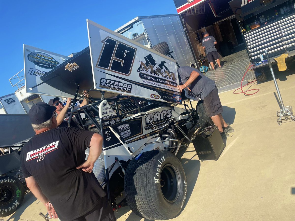 WorldofOutlaws's tweet photo. 𝑲𝑰𝑵𝑮 𝑩𝑹𝑬𝑵𝑻 👑

The defending King is here!

@bmracing19 topped the 39th Kings Royal last year as a part of his massive @EldoraSpeedway week when he also won the Historical Big One.

Marks looks to join Donny Schatz as the only drivers with back to back Kings Royal crowns https://t.co/woekMg2xR7