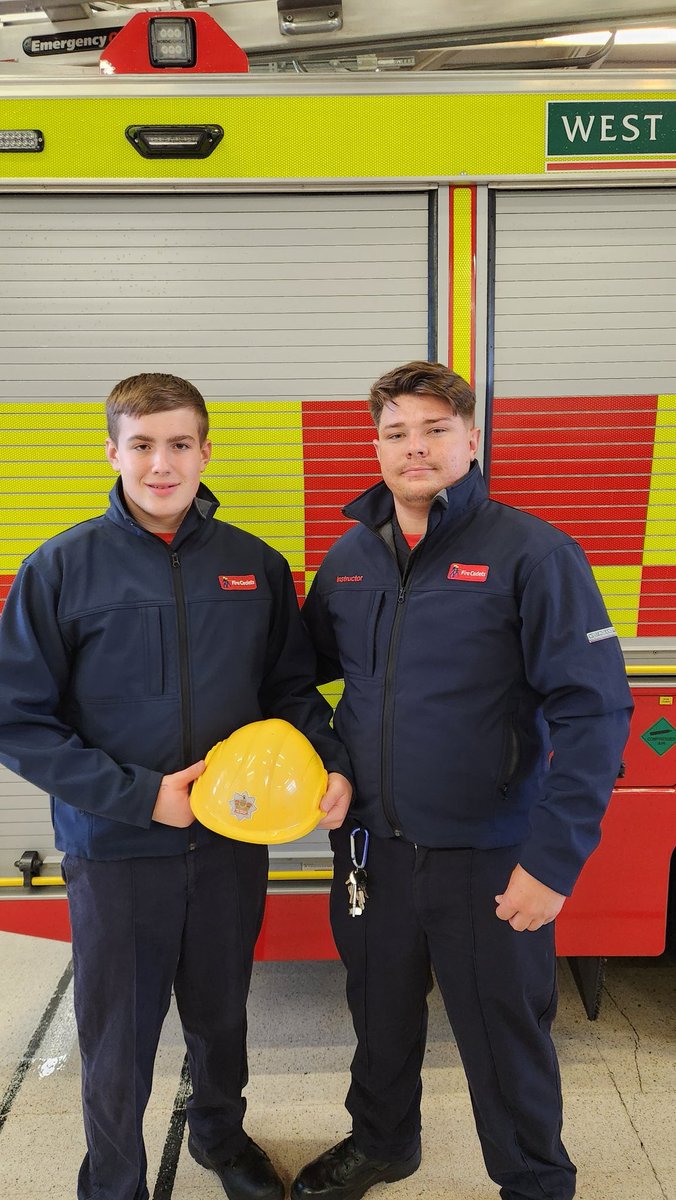 Tonight we welcomed new Trainee Fire Cadet Sophia to the team! 

Also big congratulations to Jack Cartwight on having his diamonds removed and now being a competent Fire Cadet 🚒❤️👏👏

Thanks
Will 
Instructor in Charge 
@WestMidsFire @WMFSWestBrom @wmfscypteam @UKFireCadets