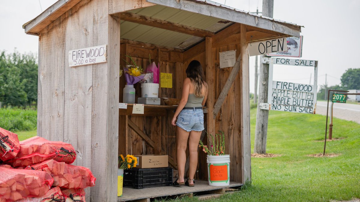 ExploreWR's tweet photo. Our latest blog highlights three must-visit farm gates that will make your next road trip unforgettable! Immerse yourself in the charm of local farms as you indulge in produce & treats straight from the fields!๐พ
Read more:https://t.co/6kwBYiOsoz
#ExploreWR #FarmGates https://t.co/CPu3cKLZCd