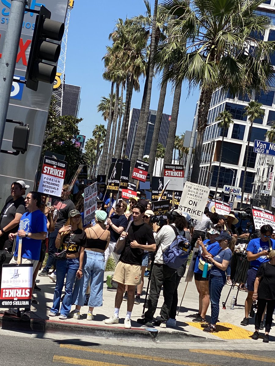 Justine Bateman (@justinebateman) on Twitter photo This is what you get when you give over 100k actors a call time.
<a href="/sagaftra/">SAG-AFTRA</a> <a href="/WGAEast/">Writers Guild of America East</a> <a href="/WGAWest/">Writers Guild of America West</a> #ShowingUp This is what you get when you give over 100k actors a call time.
<a href="/sagaftra/">SAG-AFTRA</a> <a href="/WGAEast/">Writers Guild of America East</a> <a href="/WGAWest/">Writers Guild of America West</a> #ShowingUp