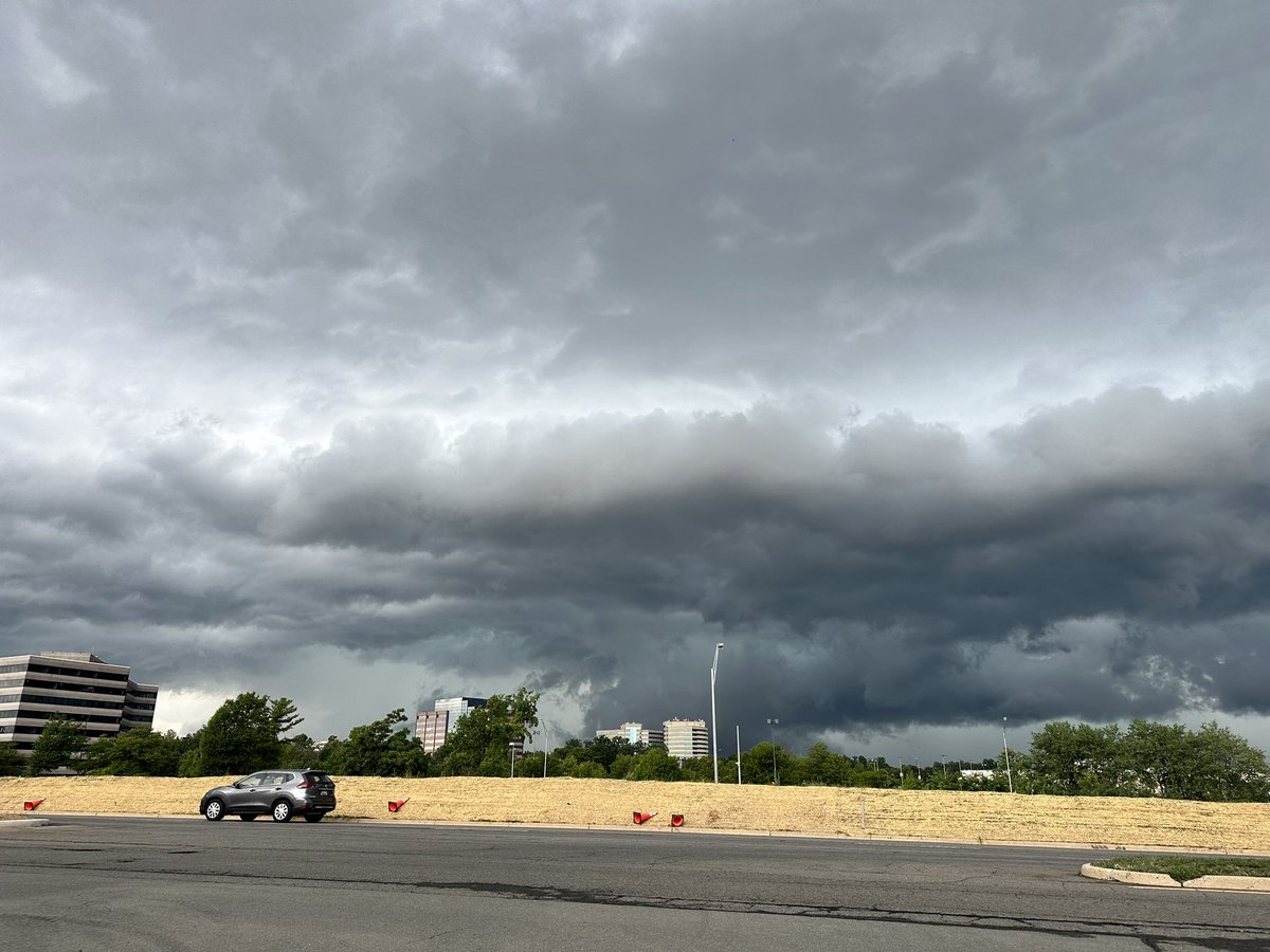 CourtneyArroyo7's tweet photo. @NWS_BaltWash Fairfax Corner 5:43 pm https://t.co/c3HnVowrJI