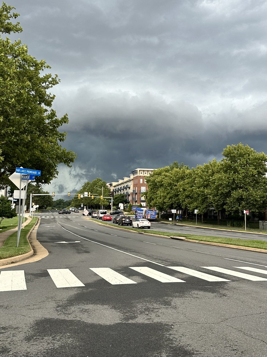 CourtneyArroyo7's tweet photo. @NWS_BaltWash Fairfax Corner 5:43 pm https://t.co/c3HnVowrJI