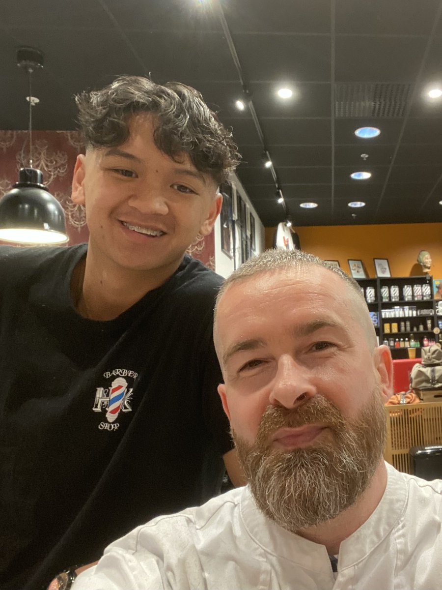 Mullinuff's tweet photo. Tur man har en kollega som gräver fram ens ungdom igen 😅😎😛💈✂️🗡️💈 https://t.co/5hRqi4oiiN