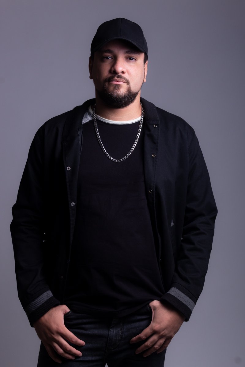 ibmdmusic's tweet photo. Daniel Gaia é o vocalista e fundador da banda. Em meados de 2008 decidiu formar a IBMD com algumas músicas feitas com influências de bandas como Chevelle, Three Days Grace, Breaking Benjamin entre outras.
📷 Jefferson Braga Fotografia
#IBMD #Music #Rock #Metal #Vocal https://t.co/2wN1bgiHmL
