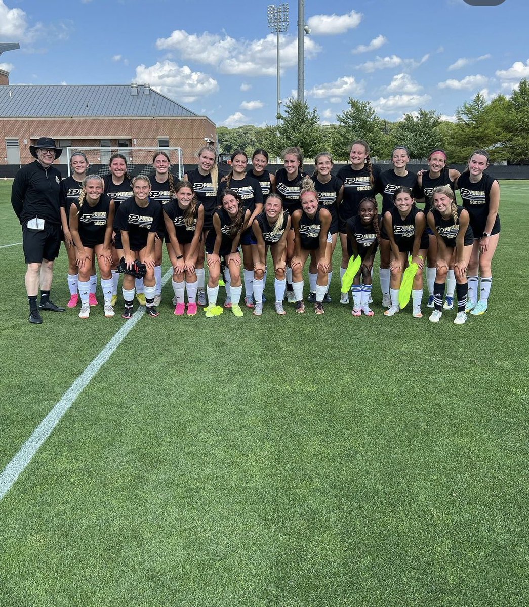 lillitheaton10's tweet photo. Had such a fun time and great experience at Purdue soccer camp this week! It was great bonding time with my team, and we all had some great takeaways💙🤍⚽️
@PurdueSoccer https://t.co/VmEHCrU6S8