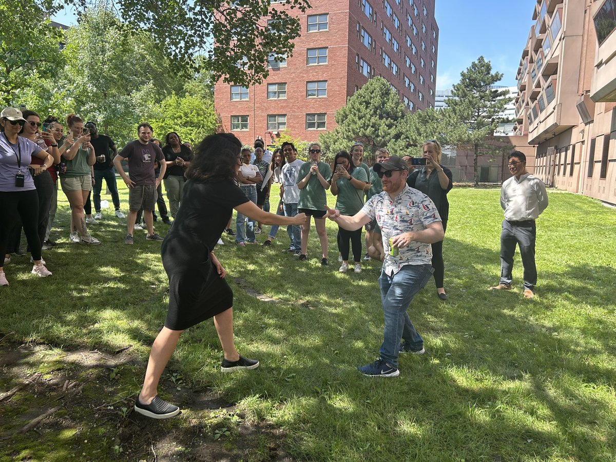 it came down to an intense tiebreaker of rock, paper, scissors, but @TheRileyLab got second place at this year’s @uicpsci lablympics! we also debuted the newest edition of our lab shirts 👀