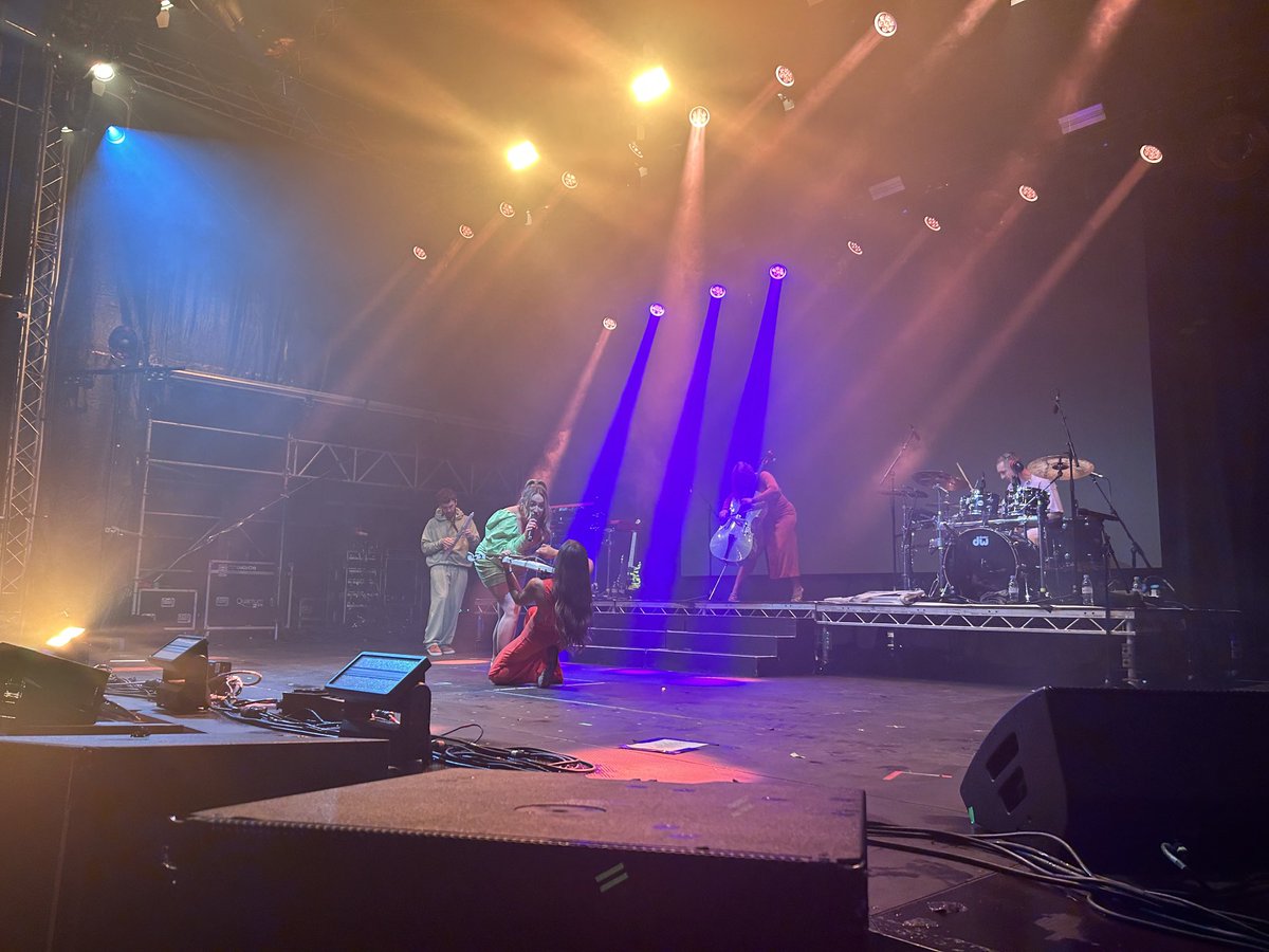 Wow! There are no words to describe how incredible that was! ⁦<a href="/cleanbandit/">Clean Bandit</a>⁩