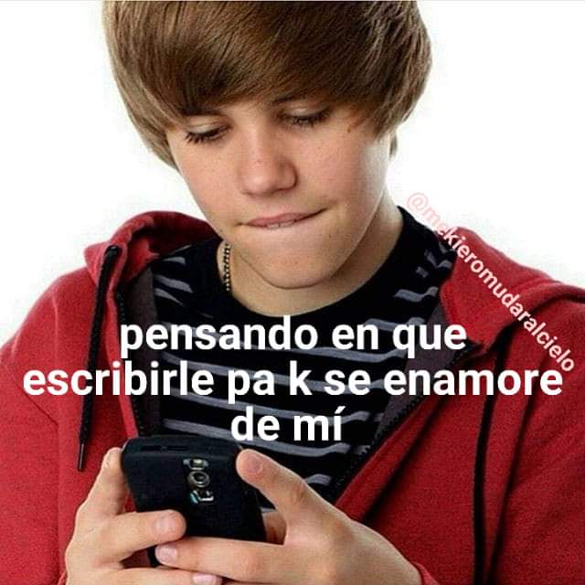 julian en el video de someday (@s3lflesslove) on Twitter photo 