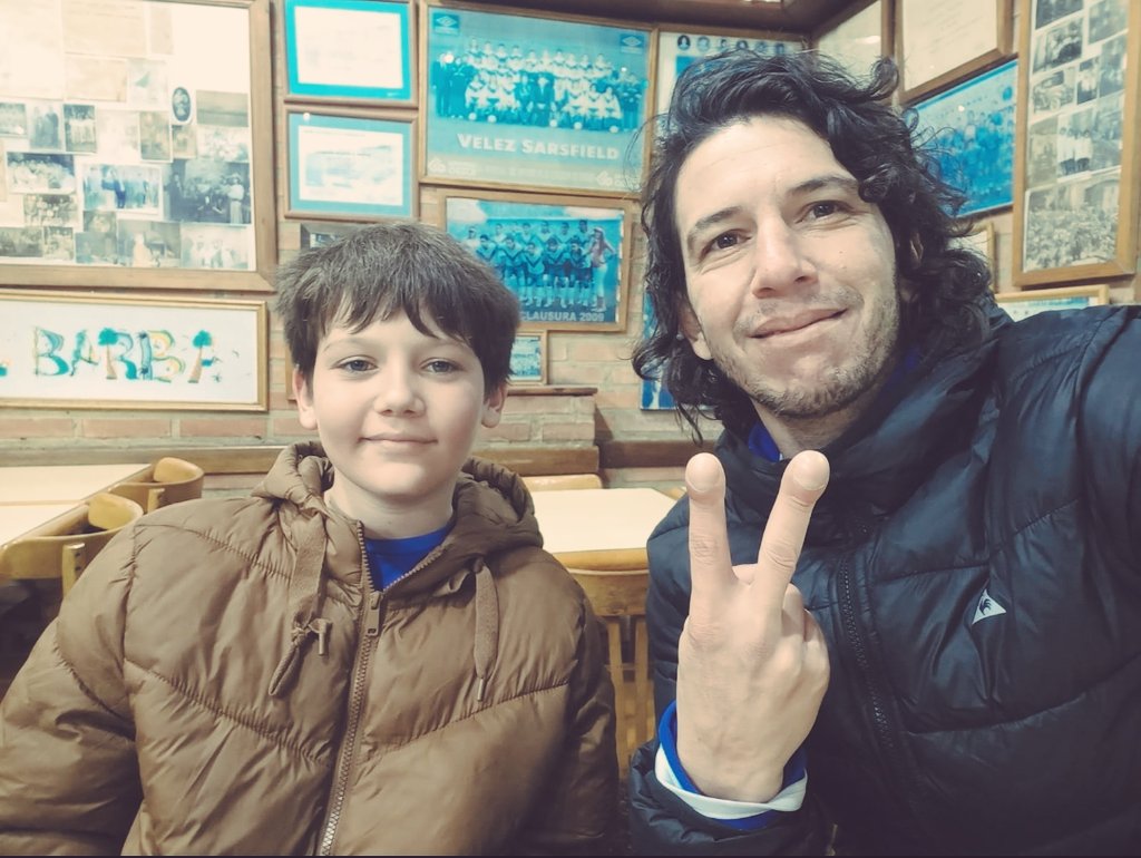 Amsiel13's tweet photo. #MiCita 💙
pizza y fútbol, q mas se puede pedir? https://t.co/Tz01CWSefN