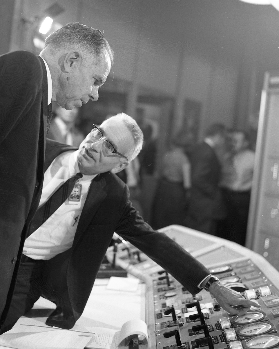 EVANVAERENBERGH's tweet image. Et l'oeuvre majeure de Alvin Weinberg avec le #MSRE et son réacteur à sels fondus qui a réalisé sa première réaction nucléaire autonome le 1er juin 1965 est largement documentée par @ORNL.

#AlvinWeinberg, un #génie #humaniste qu'il faudrait ressusciter comme beaucoup d'autres.
