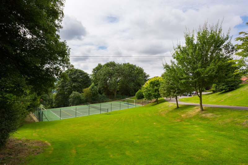🎾Game, set, match!🎾 Don't miss out on the opportunity to discover your perfect home and enjoy the excitement of Wimbledon all year round. Take a look at a selection of our exceptional properties boasting their own private courts. More listings here: blenkinandco.com