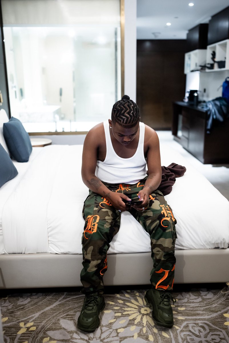 FOCALISTIC's tweet photo. Dubai , I’m here for a good time not a long time🤞🏾💐🔝 Let’s make a movie tonight ❤️‍🔥🌎 @VIIDubai https://t.co/DWHe9ENB5b