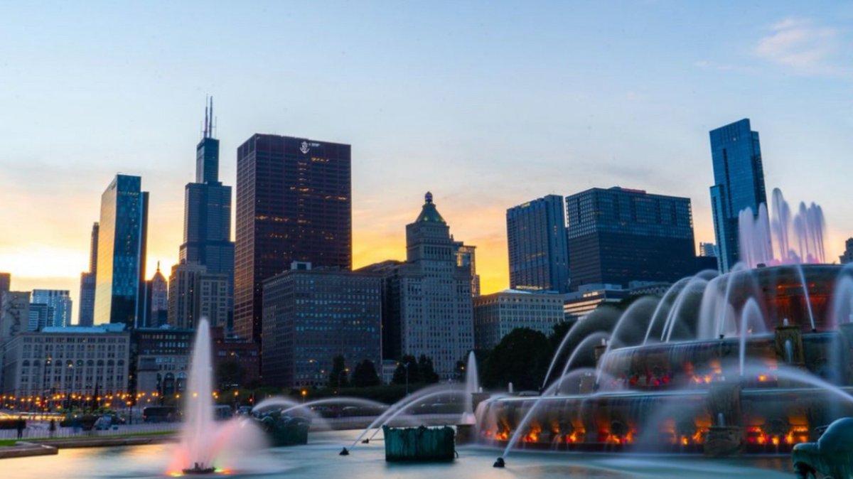 PortraEvents's tweet photo. Chicago attractions🤞✨

📸: @mohsinedge(IG)

#portra #chicago #explorepage #photography #illinois #chitecture #travelphotography #tourism #chicagotourism #buckinghamfountain https://t.co/hMwT4jCiSw