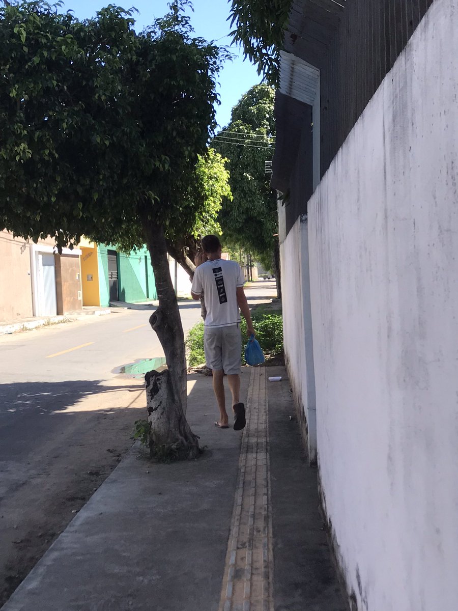 NovinJuazeiroCE's tweet photo. Chamei o novinho para essa casa abandonada. 
Galego, pauzudo e limpo. Não deu para filmar, pq ele estava assistindo pornô no celular. 
@DivulgaCE18 @putariaCE_ @FortalDivulga18 @fortalputaria @xvideoxxx18 @novinhostiktok https://t.co/mrvN8mBhMu