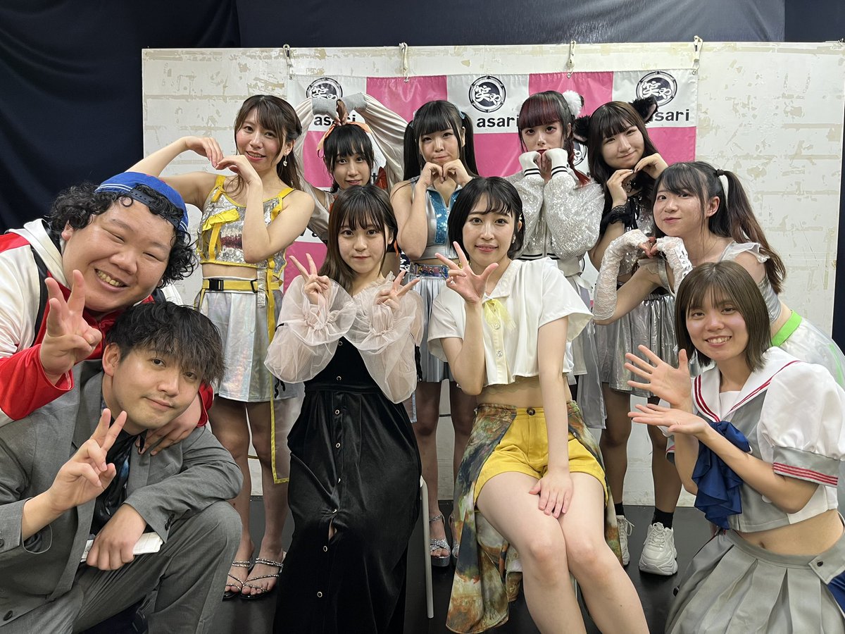 for_z710's tweet photo. 今日は、前回共演した、こころさん、スタリバの桃香さん、そしてMCの　#ラフリベンジャーズさん
(三中元克さん、てつ丸さん)、(笑)しがみついた青春の大島さん
有り難うございました。

みらくる⭐ふぉーぜ
アイドルたるものMC修行やるべし https://t.co/ZkTd2gR98Z