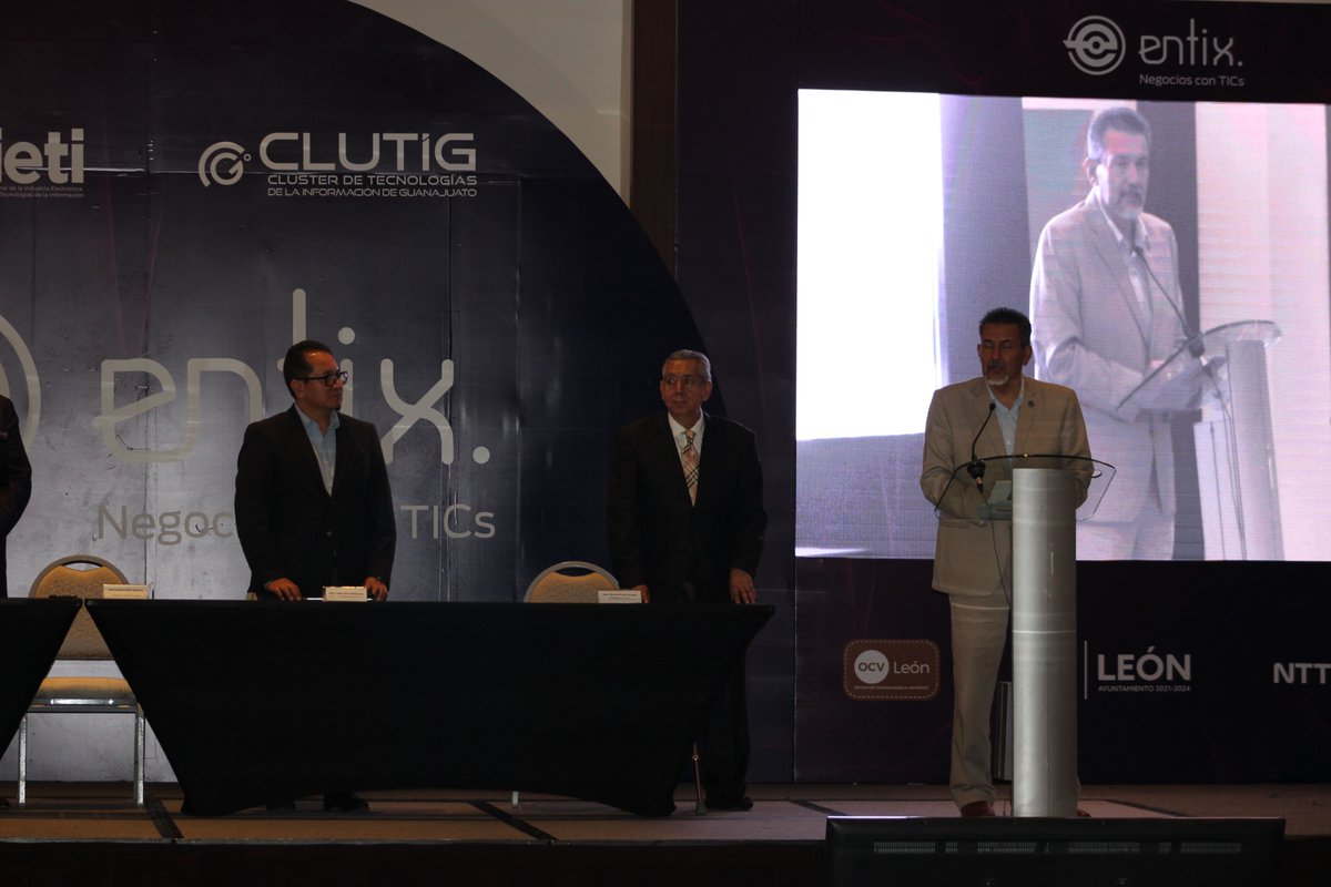 EntixNegocios's tweet photo. Agradecemos la asistencia del Ing. @FroySalasN Subsecretario de Desarrollo para la MiPyME en representación del Gobernador de Guanajuato donde nos brindo su mensaje de clausura de #ENTIX 2023 Séptima edición.
Hilo 1/2🧵 https://t.co/SuGOJVhCfg