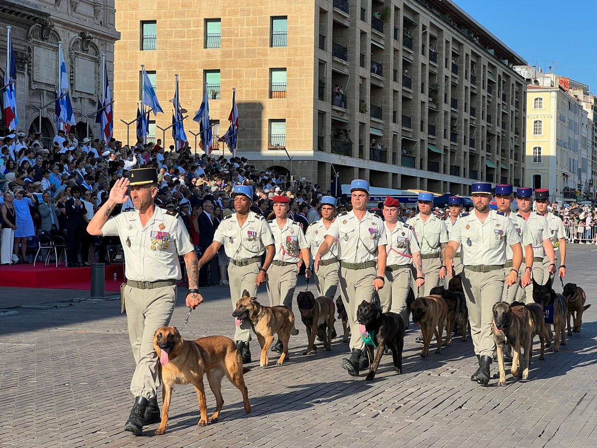 BenoitPayan's tweet photo. 🇫🇷 #14Juillet avec un magnifique défilé sur le Vieux-Port, Marseille célèbre aujourd’hui les valeurs de liberté, d'égalité et de fraternité qui nous rassemblent.

Bonne #FêteNationale à toutes et à tous ! https://t.co/0SHhViWmjv