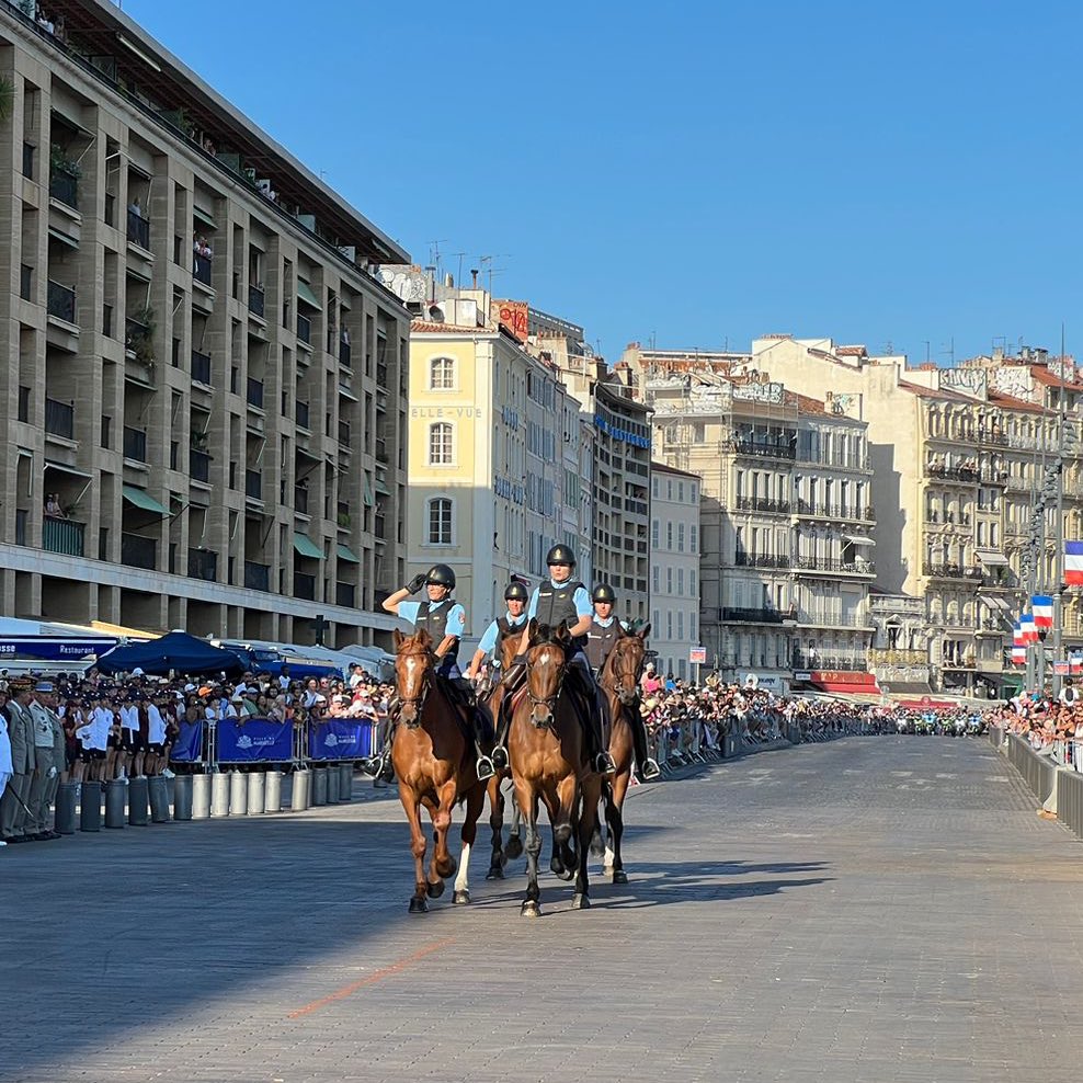 BenoitPayan's tweet photo. 🇫🇷 #14Juillet avec un magnifique défilé sur le Vieux-Port, Marseille célèbre aujourd’hui les valeurs de liberté, d'égalité et de fraternité qui nous rassemblent.

Bonne #FêteNationale à toutes et à tous ! https://t.co/0SHhViWmjv