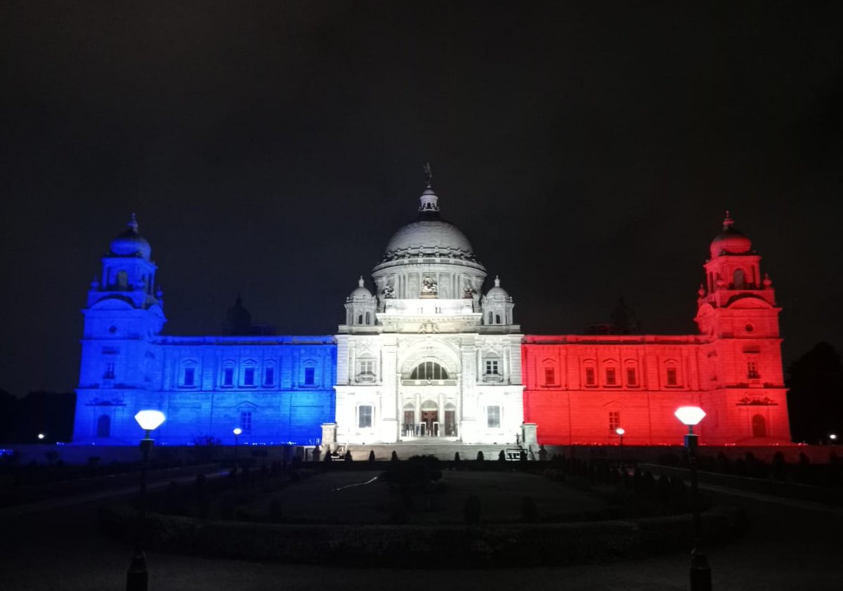 Victoria Memorial Hall, Kolkata lit up in French National Colours (blue,white and red) to honour the growing bilateral partnership between India and France, on the French National Day, 14 July 2023. 

#VictoriaMemorialHall #FrenchNationalDay #bastilleday2023