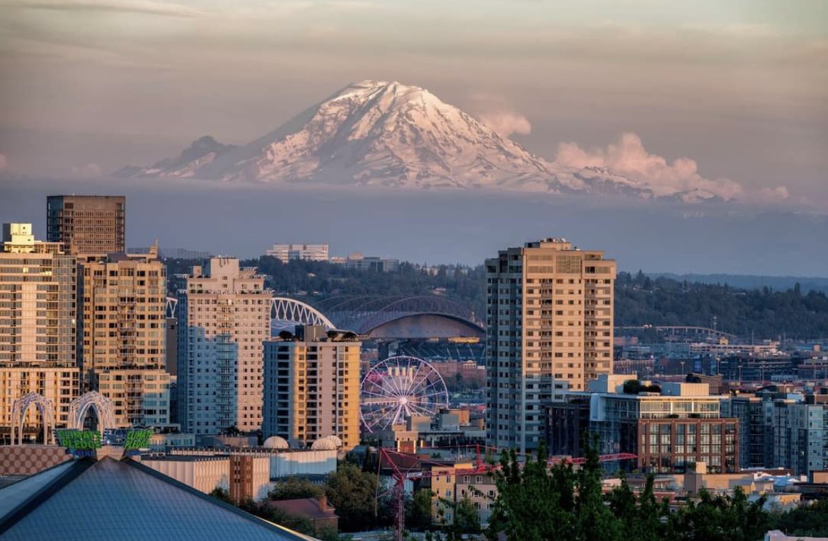 RotatingMarble's tweet photo. Seattle, Washington, USA

Love the Space Needle and Pike’s Market 😍 https://t.co/Pq4asrcELZ
