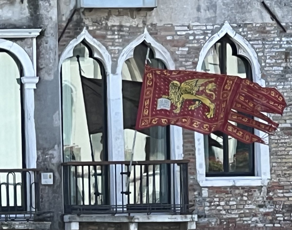 Russell Crowe tweet media