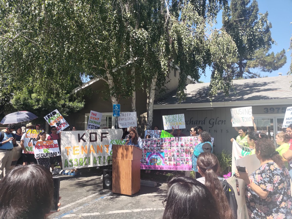 The KDF Tenants have gathered in full force ready to picket their corporate landlord and demand negotiation 
#KDFtenants