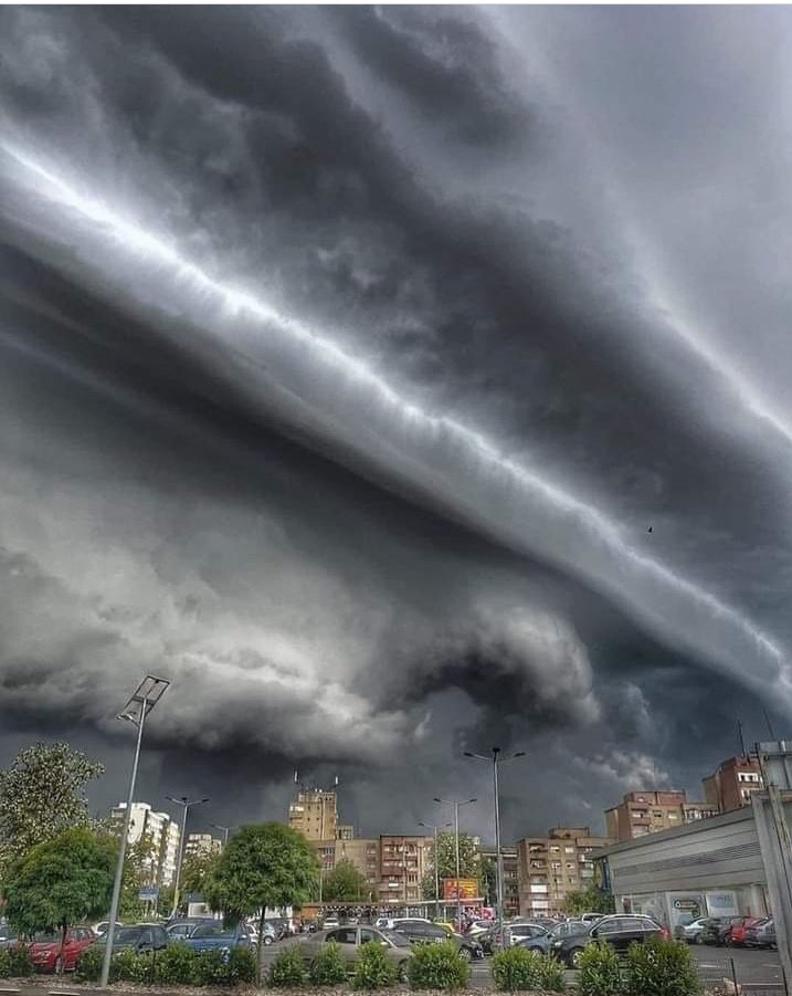 Ceca2103's tweet photo. Krško, Slovenija. 😱 https://t.co/WNen53fC3d