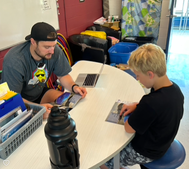 rdsbcodesummer1's tweet photo. Independent reading and one-to-one instruction. One of the many ways we support student learners. Then it's time to play #splashpad @OntarioSLP https://t.co/AcVur8UDn3