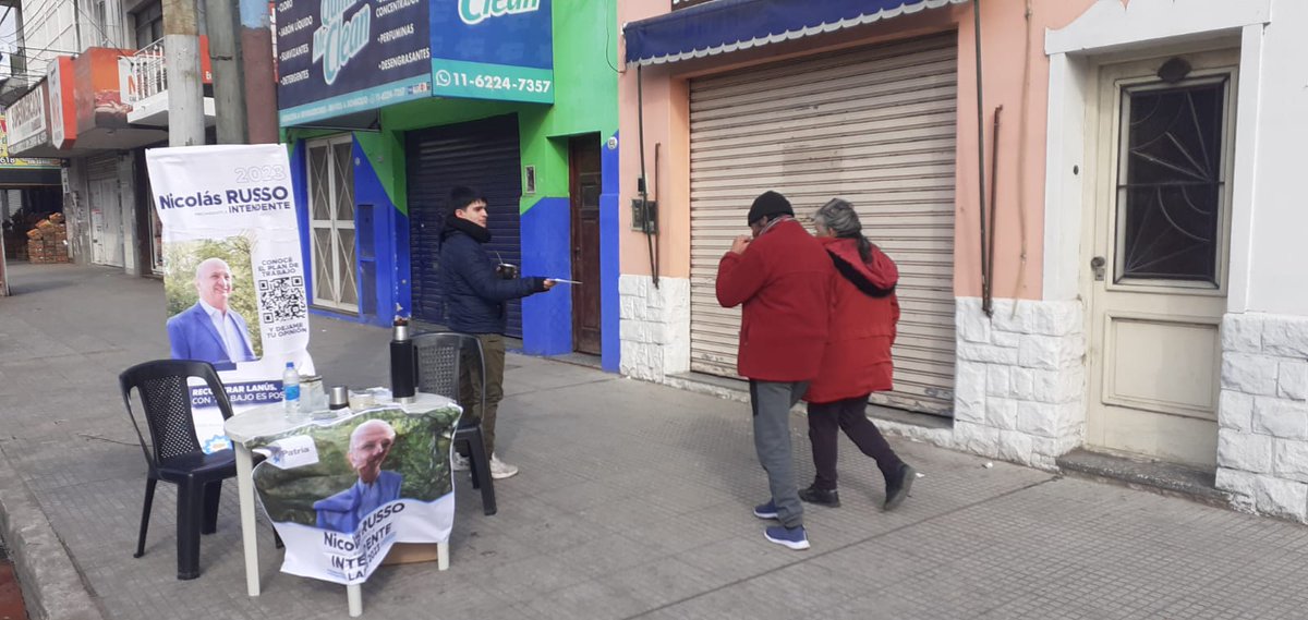 MUNAP_OFICIAL's tweet photo. El compromiso de la militancia para recuperar Lanús de la mano de @RussoNicolasOk , estamos en las calles llevando la propuesta a los vecinos, porque sabemos que con trabajo es posible https://t.co/tmZ4x6GCEa
