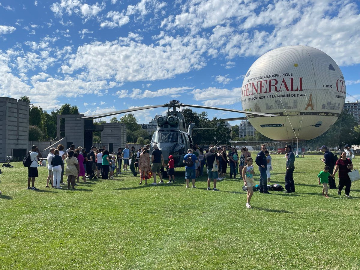 Fier des Aviateurs qui ont participé au défilé du #14Juillet, au sol comme en vol, et qui poursuivent leur journée en allant à la rencontre des Français. Je souhaite une excellente Fête nationale aux Aviateurs, aux armées et à tous les Français.

#ArméesNation #CohésionDéfense