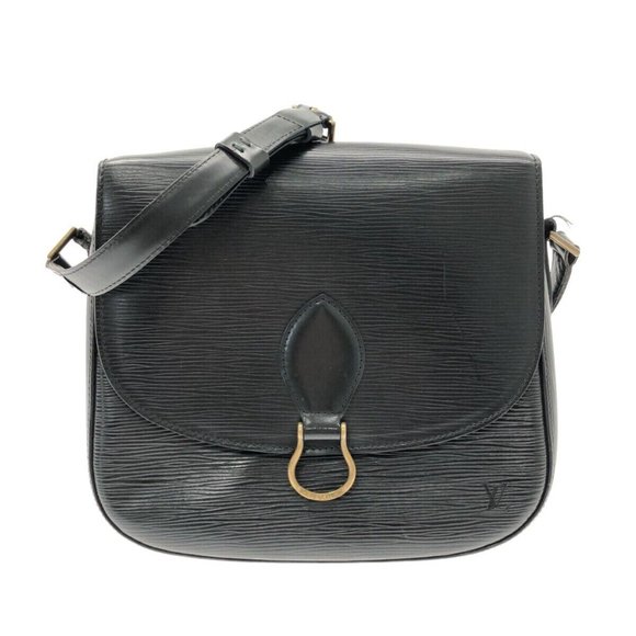 closetofclasse's tweet photo. So good I had to share! Check out all the items I'm loving on @Poshmarkapp #poshmark #fashion #style #shopmycloset #ugg #fiskars #louisvuitton: https://t.co/mB0aj1Iwzf https://t.co/oy06XcFs9R