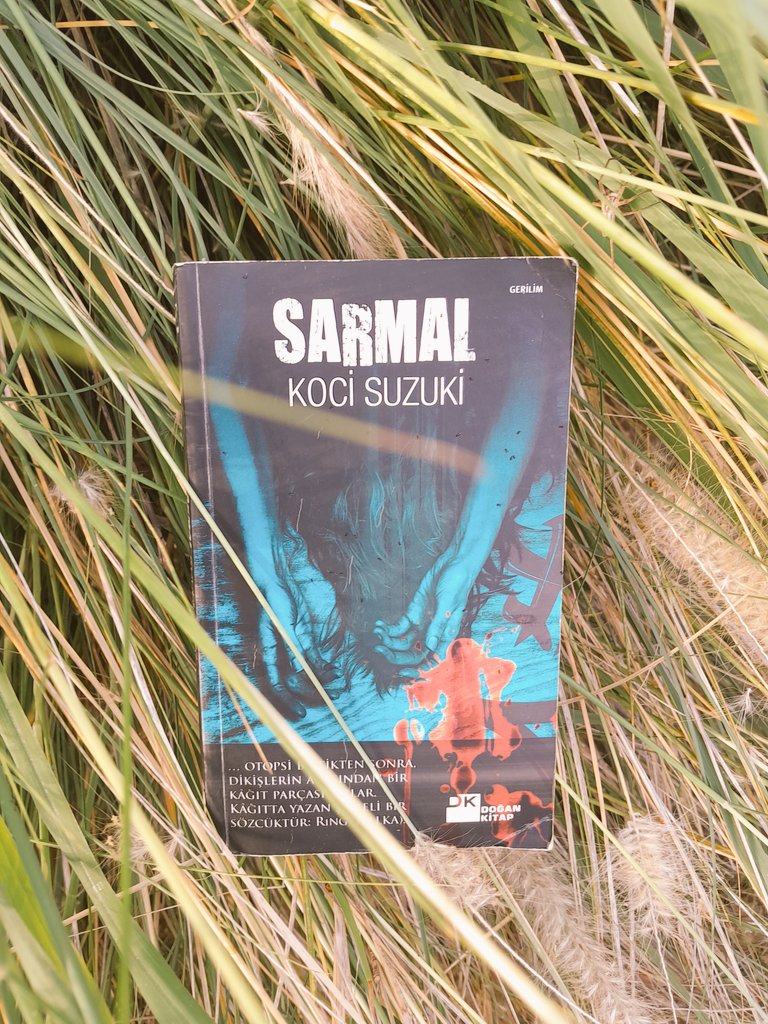 hava__pupa's tweet photo. Halka serisinin 2. kitabı, Sarmal.
Sayın Hüseyin Can Erkin'in enfes çevirisi ile.
İşe gidiş - dönüş trafiğini çekilir kıldığı için elbette minnettarım🍀
Sıra, 3.kitap Düğüm'de.
#kocisuzuki #sarmal https://t.co/5s7sSrL2ne
