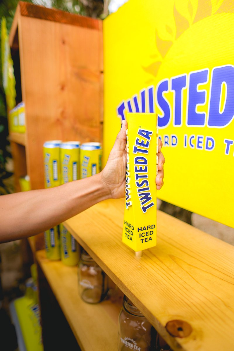 rovan_media's tweet photo. Behind the Scenes promotional photo coverage of a Pepsi / Twisted Tea Live Stream Event hosted by Guy Fieri.
#creativeagency #brandedcontent #promotionalphotography #brandmarketing #behindthescenes #pepsi #twistedtea #livestream #guyfieri #rovanmedia https://t.co/xfCRIlQdOf