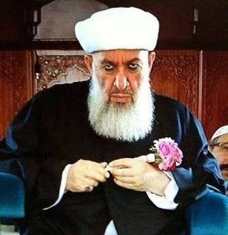 Gavs ölmeden önce TÖVBE yetkisini 3 oğlu arasında bölüştürmüş ve her birine de birer CAMİ vermiş. Eskiden verdiği TÖVBELERİ de iptal etmiş. Bari KIZLARINA da birer MESCİT bıraksa idi. Onlarda ne biliyim CİN çıkarıp BÜYÜ falan bozsalardı.
🤣🤣🤣
#menzil 
#Gavs
#Öldü
#Jaws